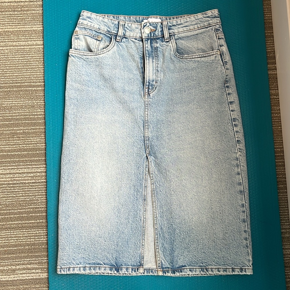Zara Denim Midi Skirt Size: L